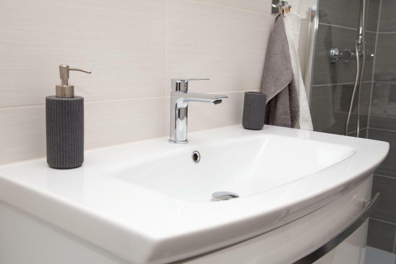 Apartman Topic Apartment คาชเตลา ภายนอก รูปภาพ