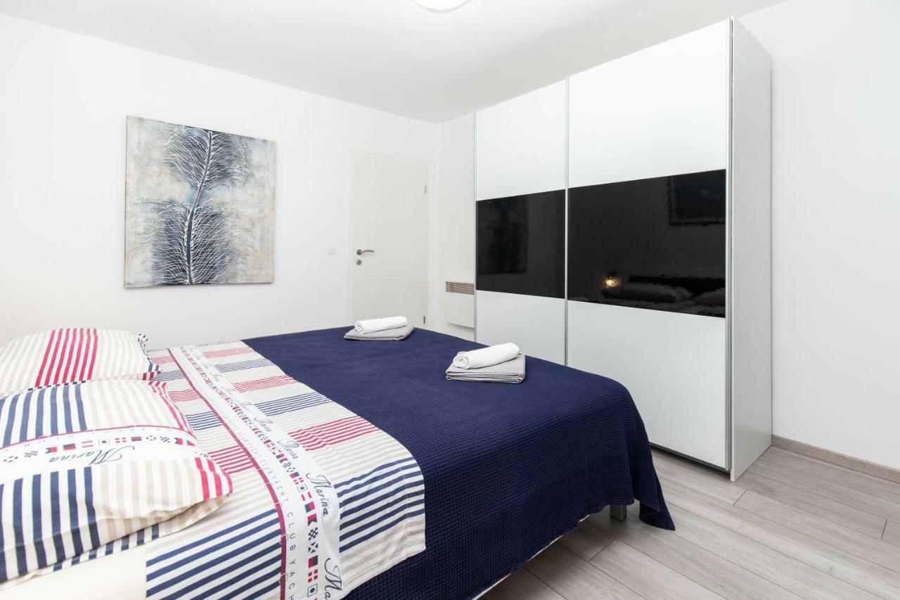 Apartman Topic Apartment คาชเตลา ภายนอก รูปภาพ
