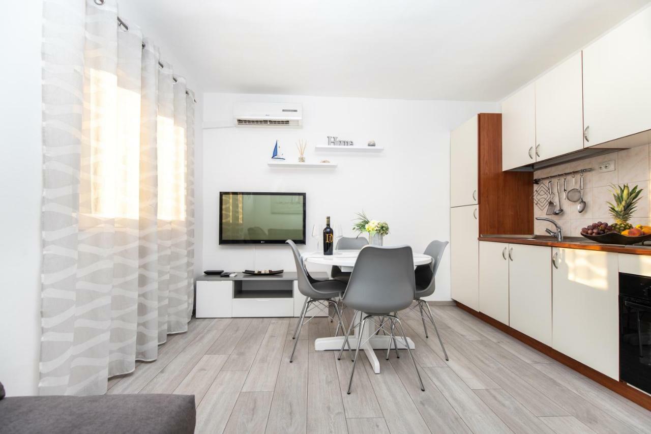 Apartman Topic Apartment คาชเตลา ภายนอก รูปภาพ